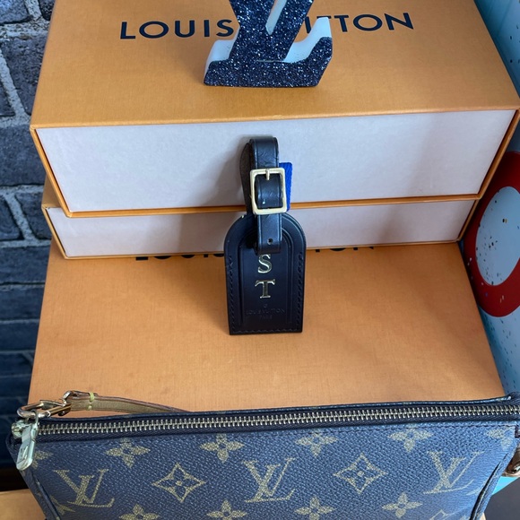 🔥SOLD🔥Authentic Louis Vuitton Pochette Accessories - Picture 7 of 16